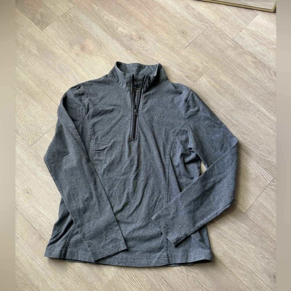 NWOT GAP Pullover heather Gray size medium